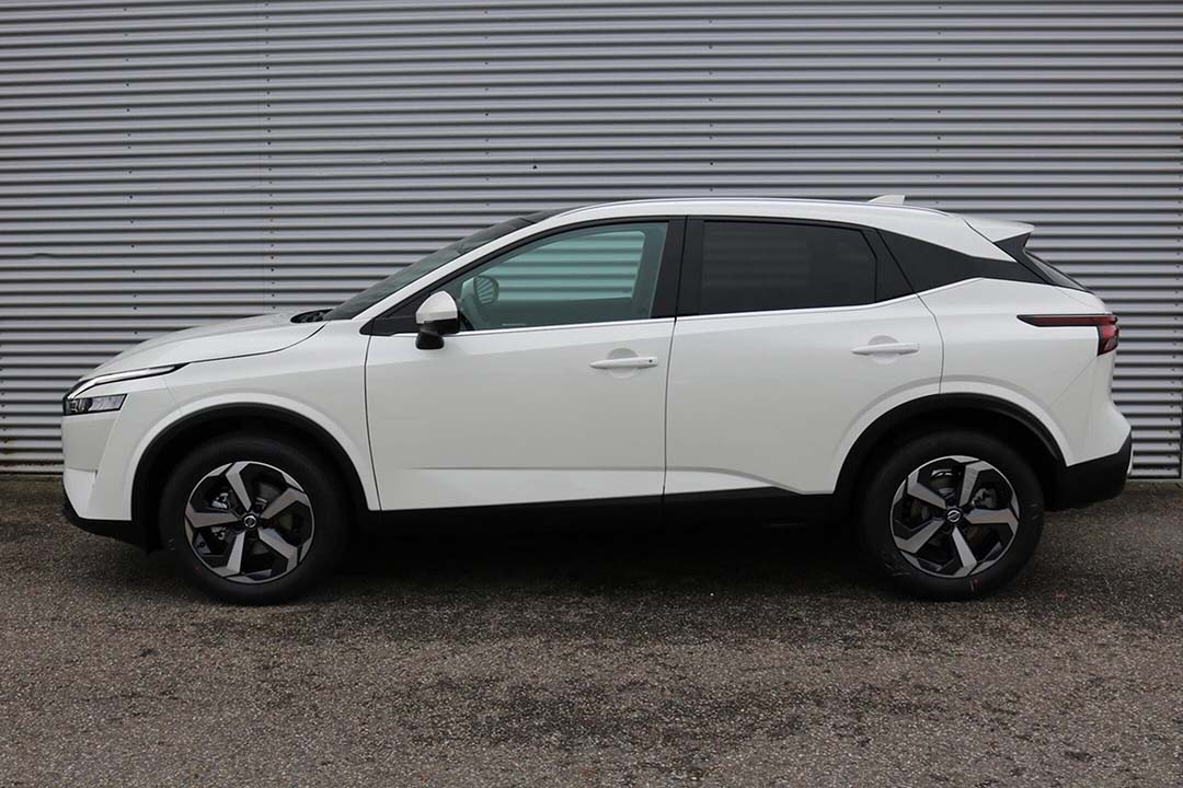 Nissan-Qashqai-1.3 DIG-T N-Connecta Stylistyczny MHEV-5