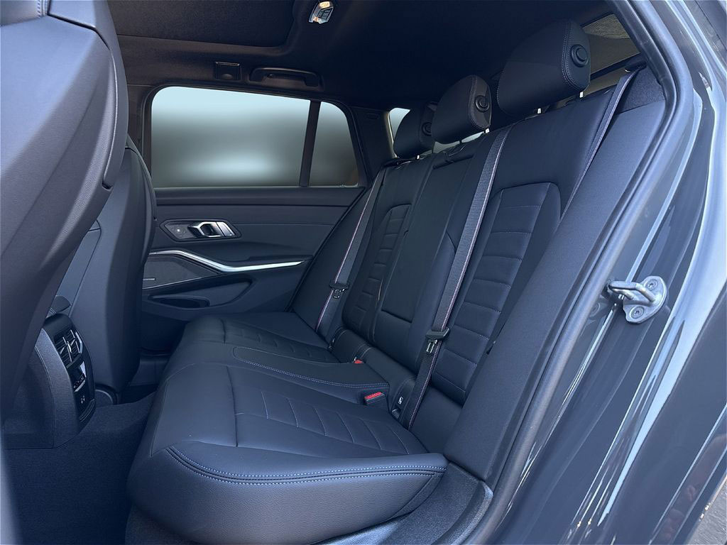 BMW-M340i xDrive Touring-BMW M340i xDrive Touring-12