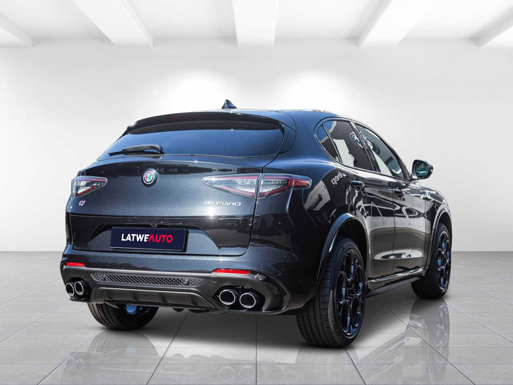 Alfa Romeo-Stellvio Quadrifoglio 2.9 V6 520 KM-Alfa Romeo Stellvio Quadrifoglio 2.9 V6 520 KM-3
