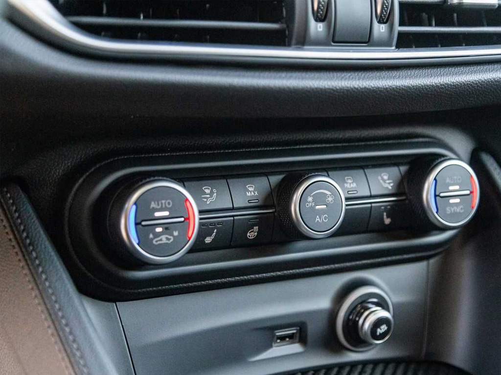 Alfa Romeo-Stellvio Quadrifoglio 2.9 V6 520 KM-Alfa Romeo Stellvio Quadrifoglio 2.9 V6 520 KM-7