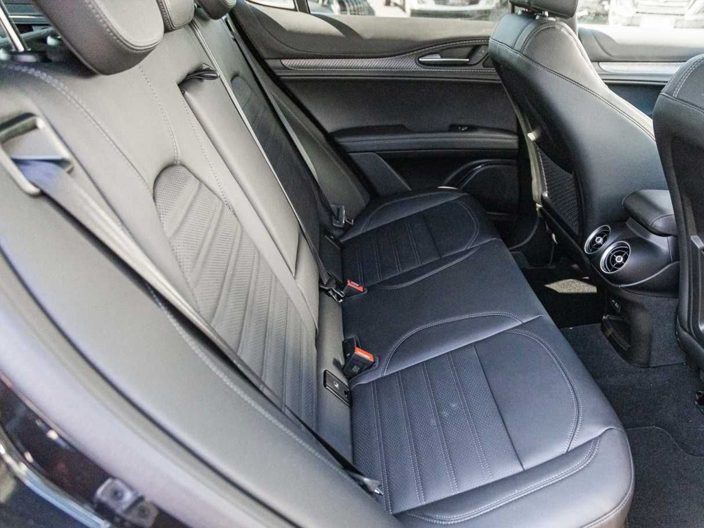 Alfa Romeo-Stellvio Quadrifoglio 2.9 V6 520 KM-Alfa Romeo Stellvio Quadrifoglio 2.9 V6 520 KM-6