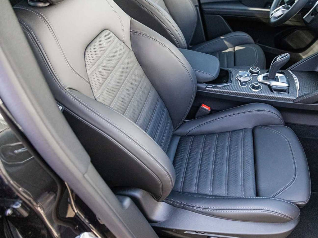 Alfa Romeo-Stellvio Quadrifoglio 2.9 V6 520 KM-Alfa Romeo Stellvio Quadrifoglio 2.9 V6 520 KM-5